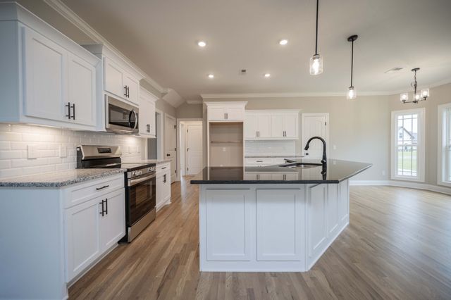 5409 Walnut Farms Blvd, Christiana, TN 37037