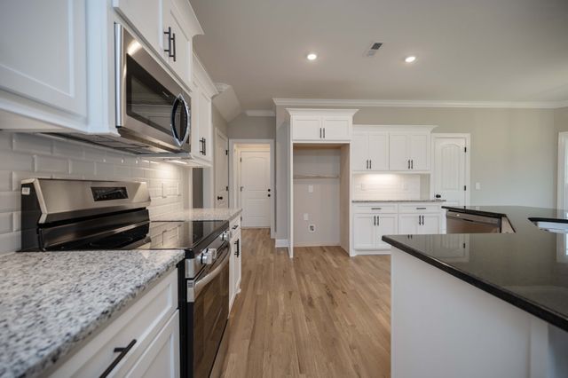 5409 Walnut Farms Blvd, Christiana, TN 37037