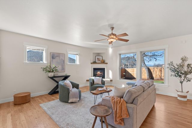 78 Greenmoor Drive, Eagle Point, OR 97524