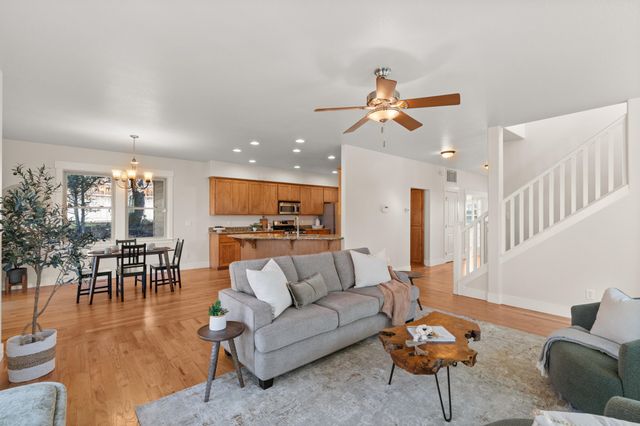 78 Greenmoor Drive, Eagle Point, OR 97524