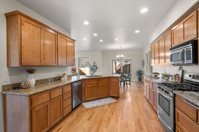 78 Greenmoor Drive, Eagle Point, OR 97524