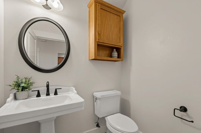 78 Greenmoor Drive, Eagle Point, OR 97524