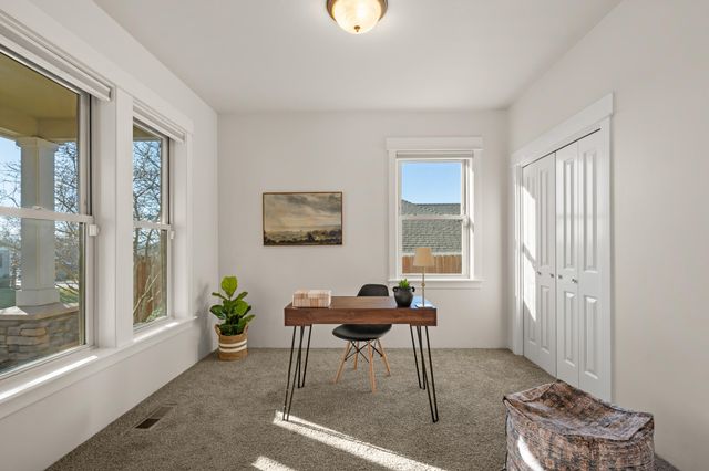 78 Greenmoor Drive, Eagle Point, OR 97524