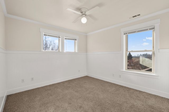 78 Greenmoor Drive, Eagle Point, OR 97524