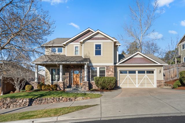 78 Greenmoor Drive, Eagle Point, OR 97524