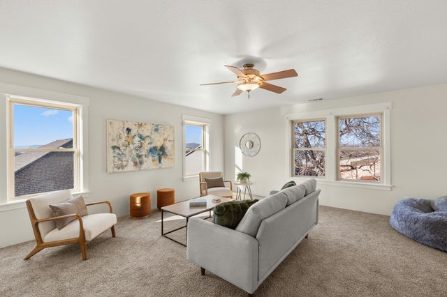 78 Greenmoor Drive, Eagle Point, OR 97524