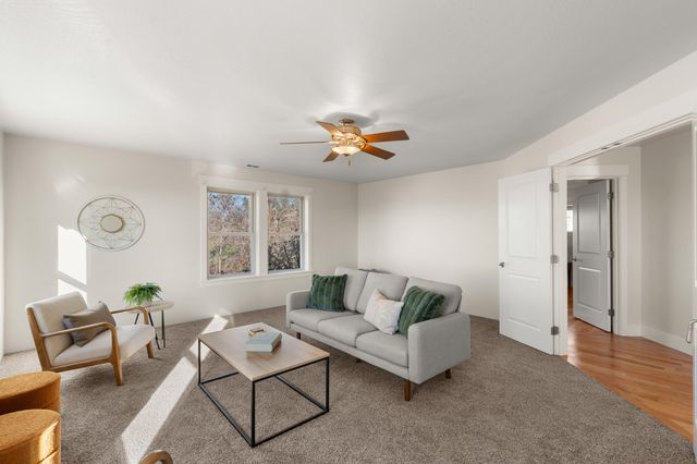 78 Greenmoor Drive, Eagle Point, OR 97524