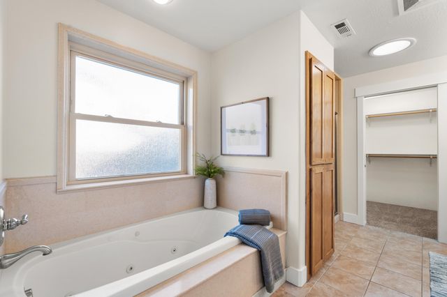 78 Greenmoor Drive, Eagle Point, OR 97524