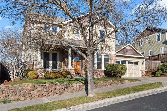 78 Greenmoor Drive, Eagle Point, OR 97524