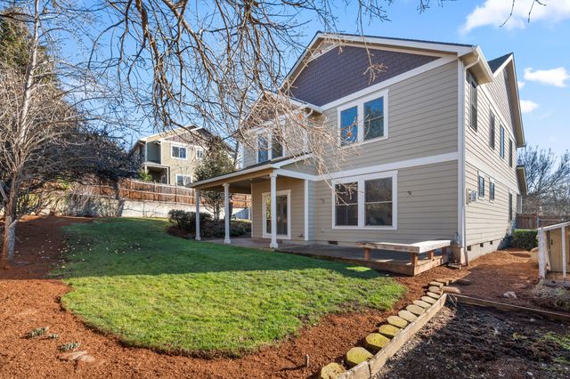 78 Greenmoor Drive, Eagle Point, OR 97524