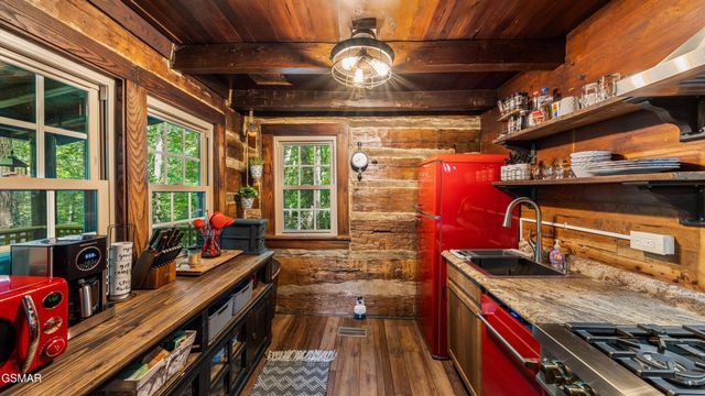 1131 Old Cartertown Road Road, Gatlinburg, TN 37738