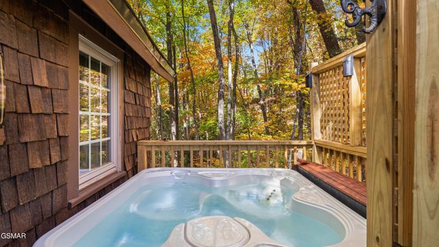 1131 Old Cartertown Road Road, Gatlinburg, TN 37738