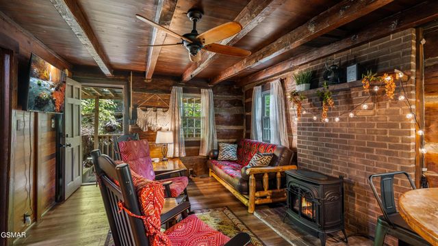 1131 Old Cartertown Road Road, Gatlinburg, TN 37738