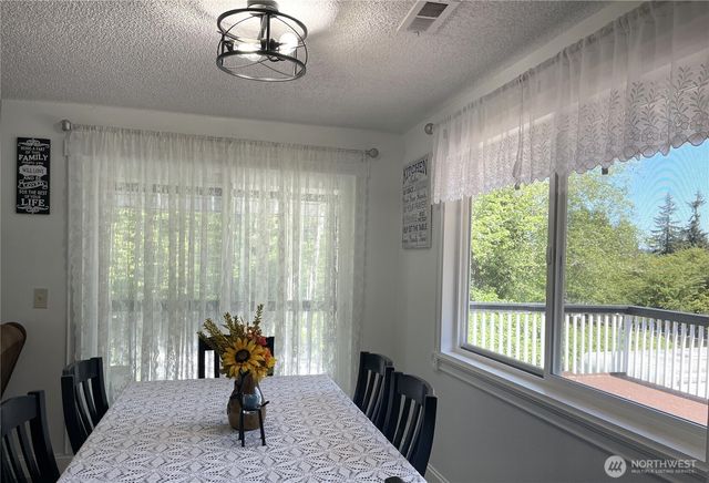 1017 Ballentine Street, Raymond, WA 98577