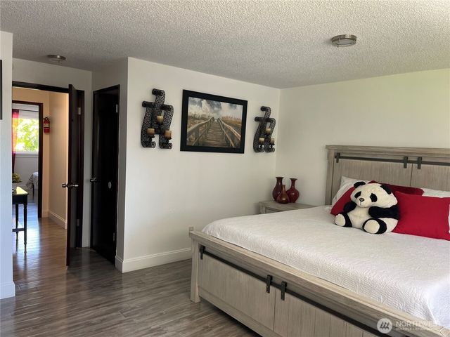 1017 Ballentine Street, Raymond, WA 98577