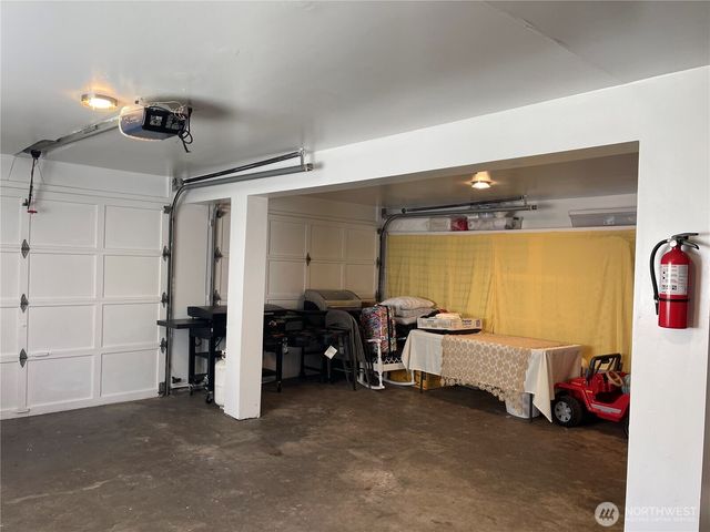 1017 Ballentine Street, Raymond, WA 98577