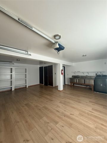 1017 Ballentine Street, Raymond, WA 98577