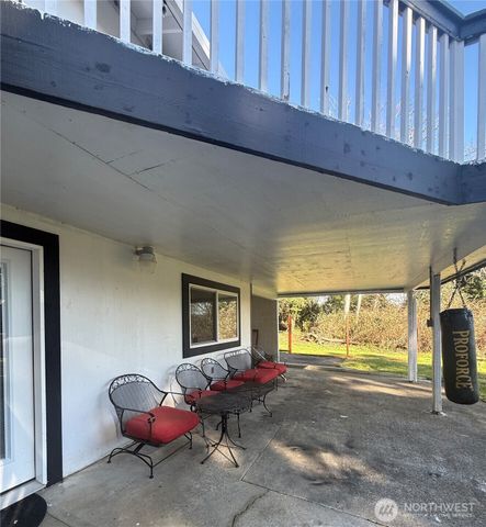 1017 Ballentine Street, Raymond, WA 98577