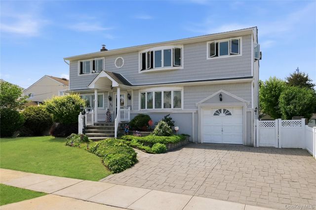 20 Elm Street, Massapequa, NY 11758