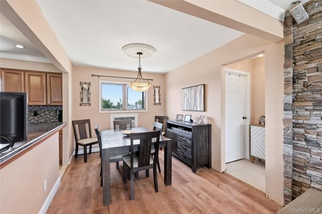 20 Elm Street, Massapequa, NY 11758