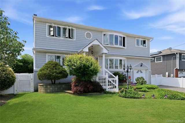 20 Elm Street, Massapequa, NY 11758