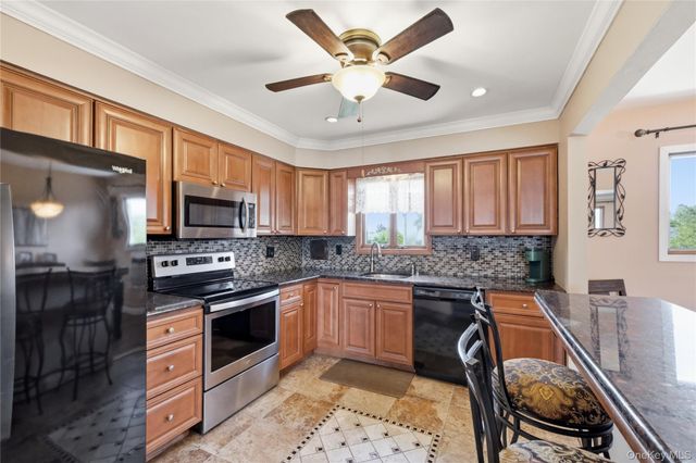 20 Elm Street, Massapequa, NY 11758