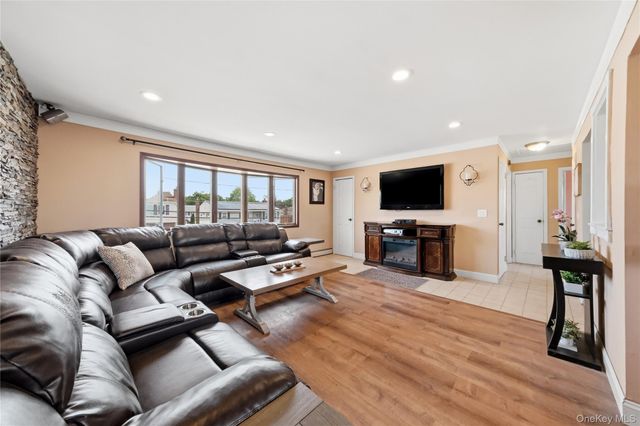 20 Elm Street, Massapequa, NY 11758