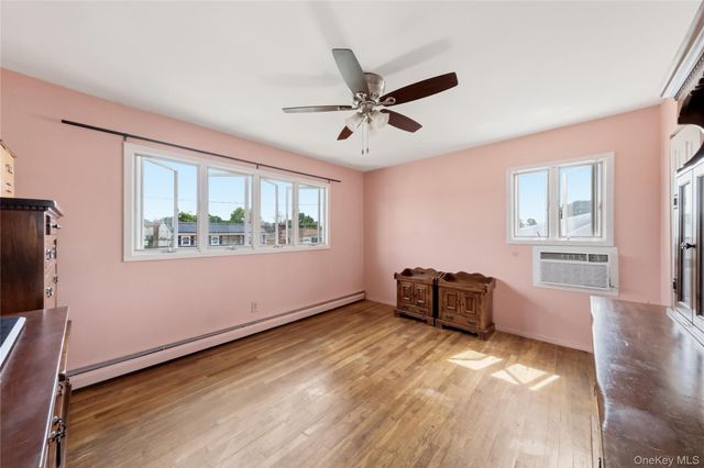 20 Elm Street, Massapequa, NY 11758