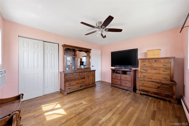 20 Elm Street, Massapequa, NY 11758