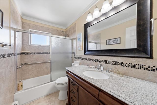 20 Elm Street, Massapequa, NY 11758