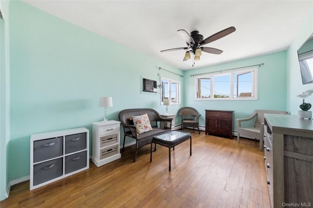 20 Elm Street, Massapequa, NY 11758