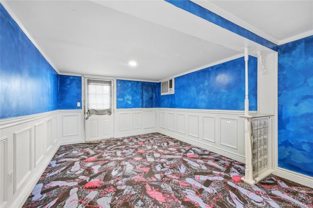 20 Elm Street, Massapequa, NY 11758