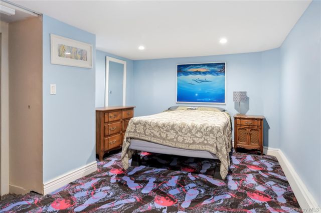 20 Elm Street, Massapequa, NY 11758