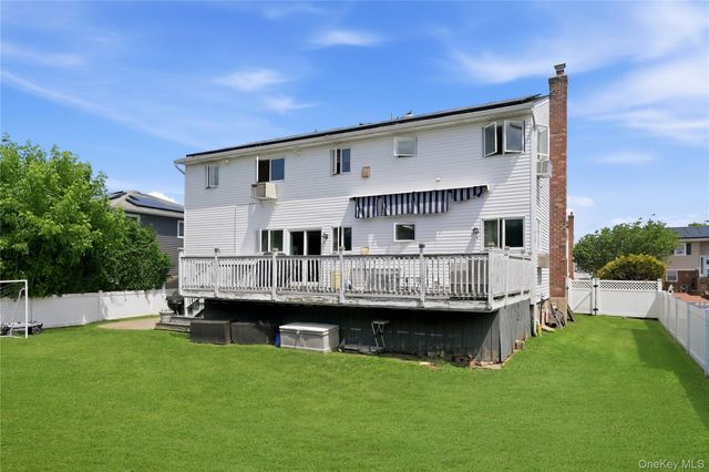 20 Elm Street, Massapequa, NY 11758