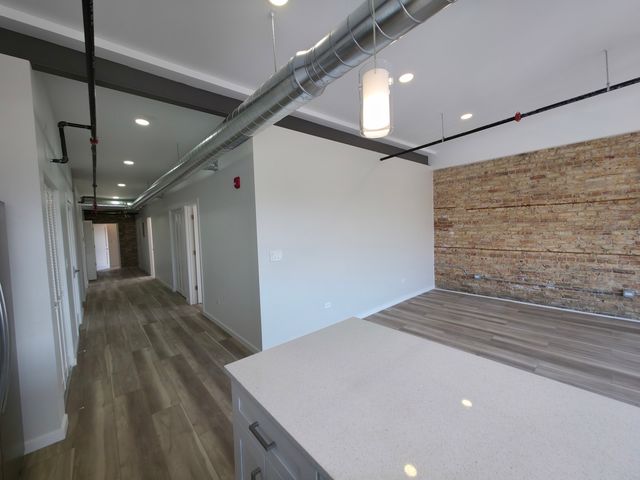 2202 Lambard Avenue 201, Berwyn, IL 60402