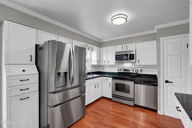 7624 Greenfield Ave, Louisville, KY 40214