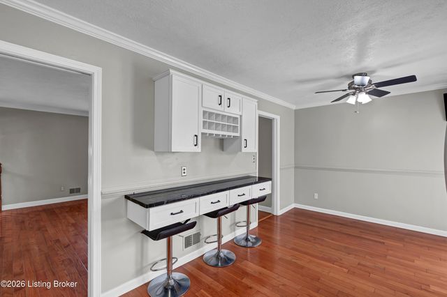 7624 Greenfield Ave, Louisville, KY 40214