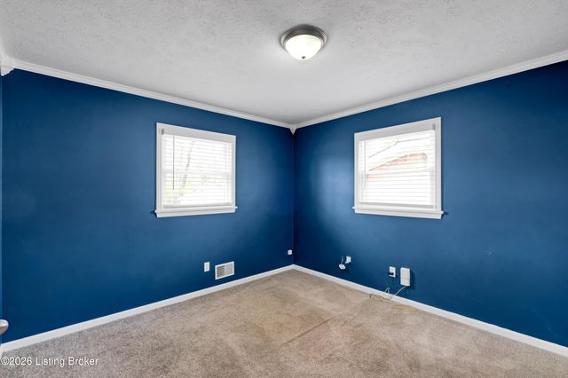 7624 Greenfield Ave, Louisville, KY 40214