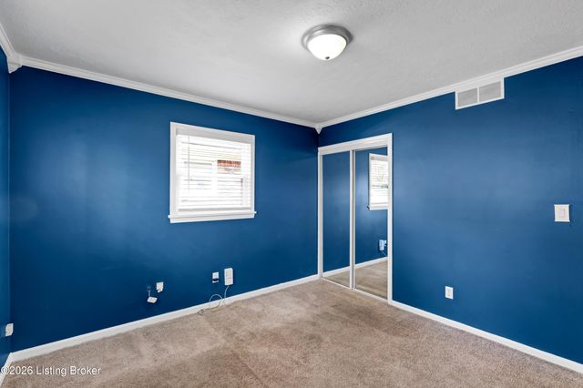 7624 Greenfield Ave, Louisville, KY 40214