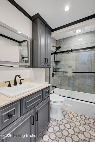 7624 Greenfield Ave, Louisville, KY 40214