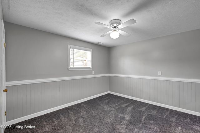 7624 Greenfield Ave, Louisville, KY 40214