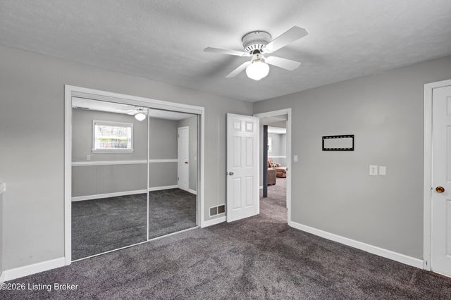 7624 Greenfield Ave, Louisville, KY 40214