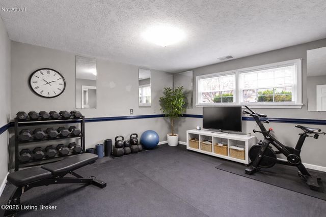 7624 Greenfield Ave, Louisville, KY 40214