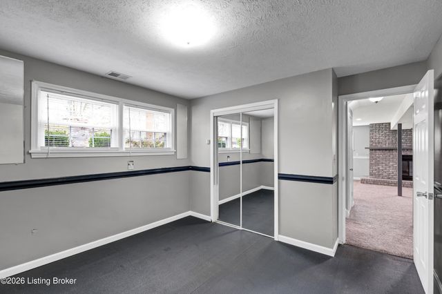 7624 Greenfield Ave, Louisville, KY 40214