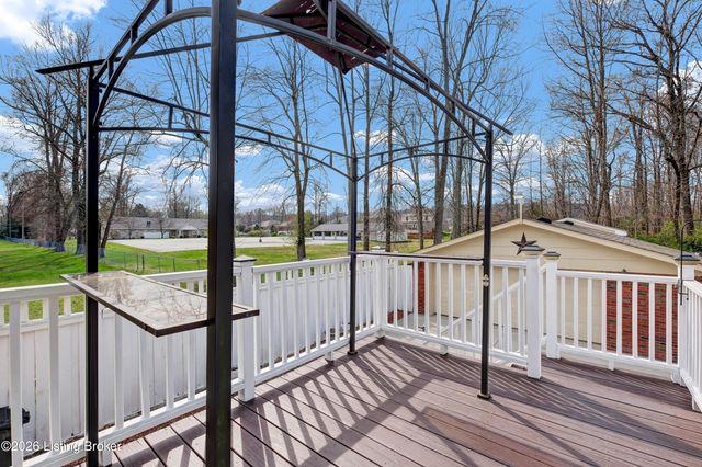 7624 Greenfield Ave, Louisville, KY 40214