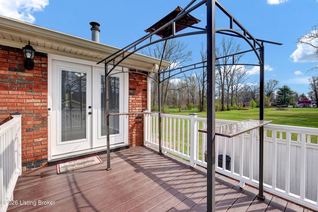 7624 Greenfield Ave, Louisville, KY 40214