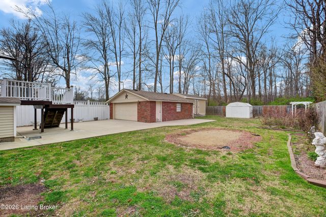 7624 Greenfield Ave, Louisville, KY 40214