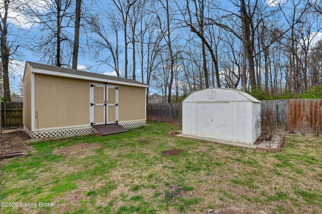 7624 Greenfield Ave, Louisville, KY 40214