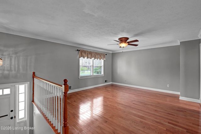 7624 Greenfield Ave, Louisville, KY 40214