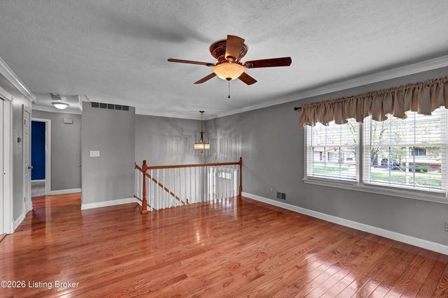 7624 Greenfield Ave, Louisville, KY 40214